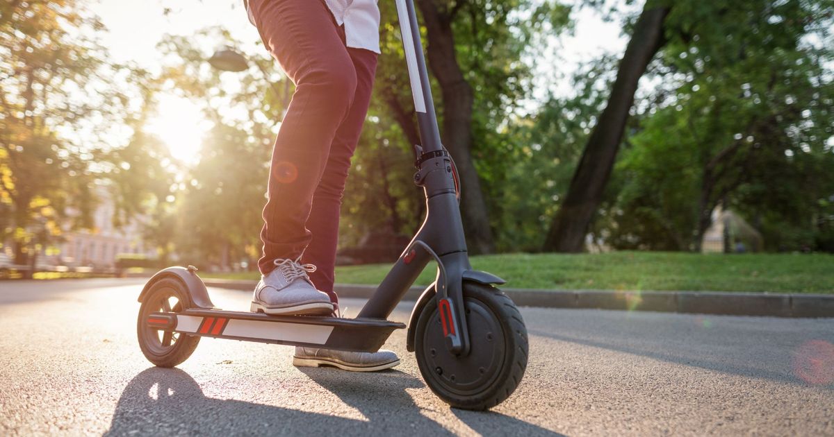 Runter-vom-Gehsteig-Diese-Regeln-gelten-f-r-E-Scooter-im-Stra-enverkehr