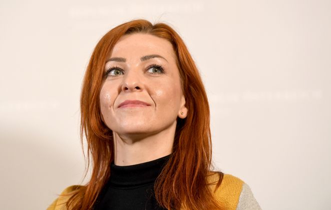 "Mir war immer klar, was mit der ÖVP geht und was nicht. Ich werde das deshalb nicht nach wenigen Wochen infrage stellen." Grünen-Abgeordnete Ewa Ernst-Dziedzic gab sich darob gelassen und flog nach Lesbos.
