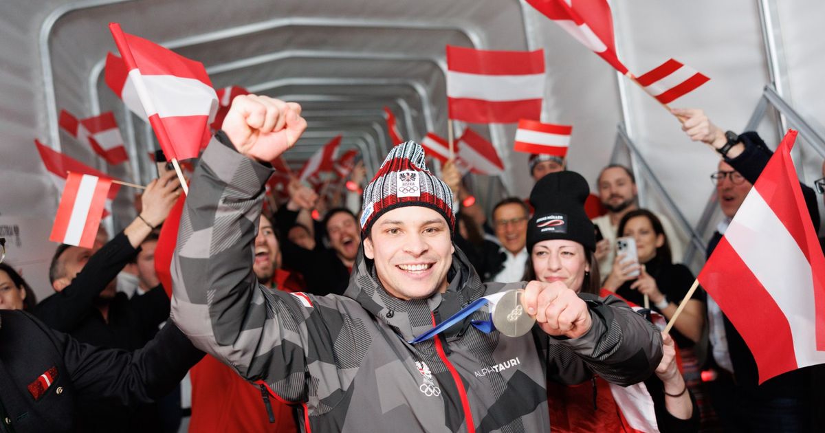 -Einfach-gewaltig-Silber-Rodler-M-ller-bringt-das-Austria-House-zum-Beben