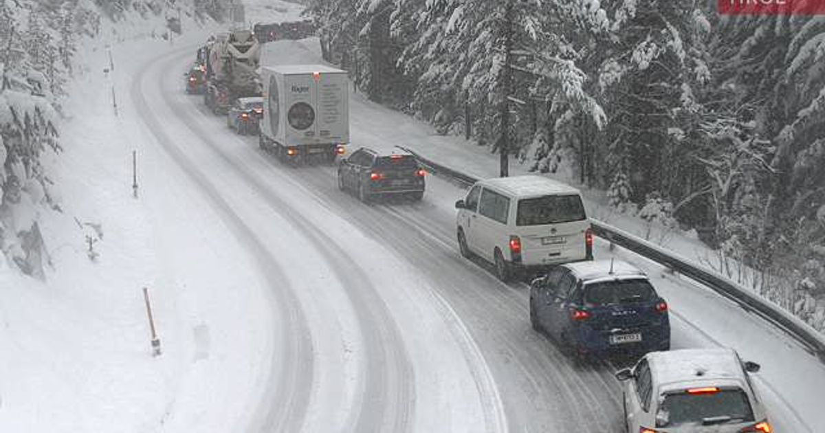 Starker-Schneefall-sorgte-f-r-Sperren-auf-Fernpass-tztalstra-e-und-Brennerautobahn