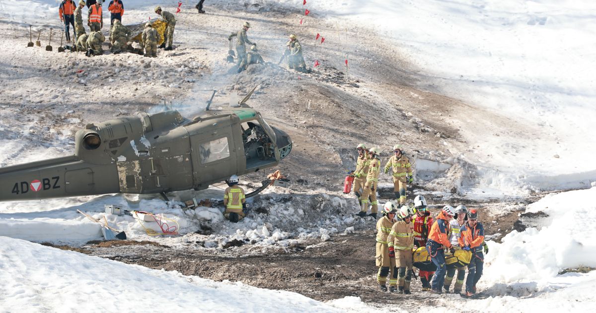 Vom-abgest-rzten-Hubschrauber-bis-zur-Lawine-Gro-e-Katastrophen-bung-in-Hochfilzen