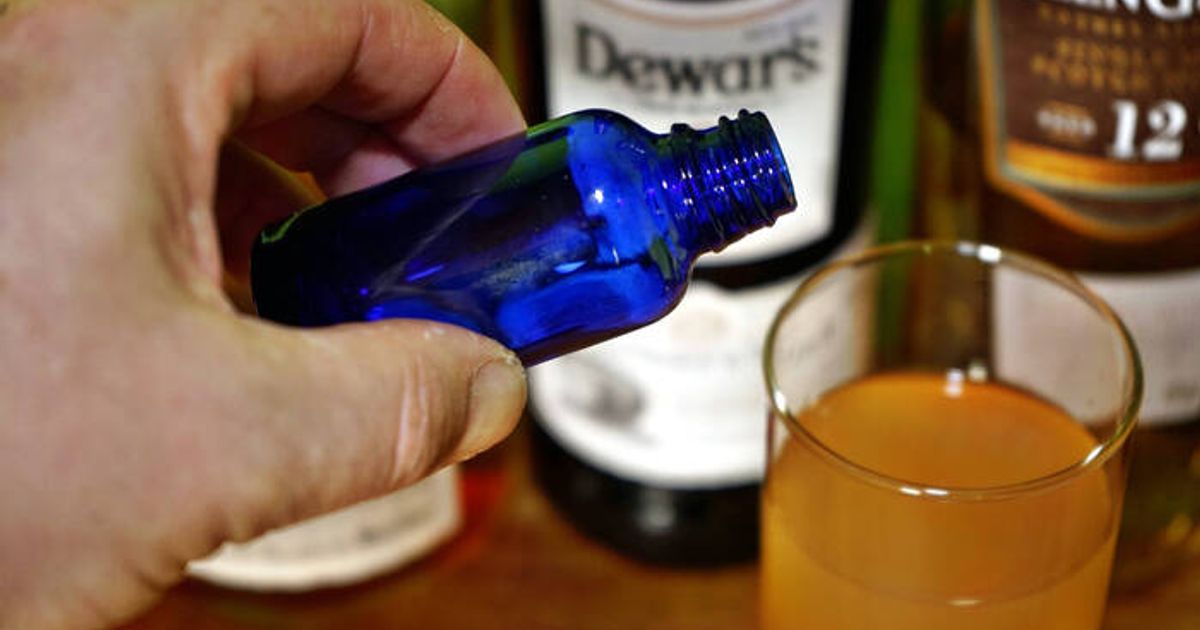 Tiroler-Sch-ler-bet-ubte-M-dchen-mit-K-o-Tropfen-filmte-und-bestahl-sie