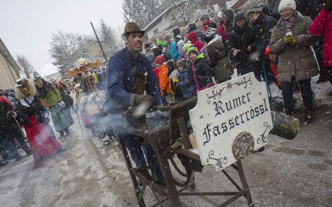 Das Rumer Fasserrössl unterwegs.