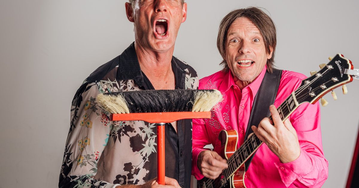 Zu-zweit-ist-Alleinsein-auch-nicht-leichter-Tiroler-Kabarett-Duo-kommt-ins-Treibhaus