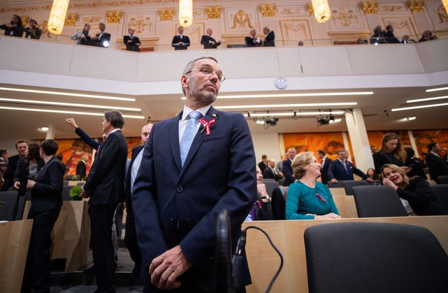 Realistisch war der Zugang Kickls: Er hoffte bloß, dass die ganzen Vorsätze eine möglichst lange Haltbarkeit hätten.