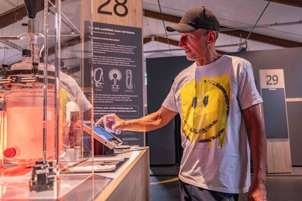 Mikroben im Mittelpunkt: Interaktive Ausstellung zeigt die unsichtbaren Helfer des Alltags