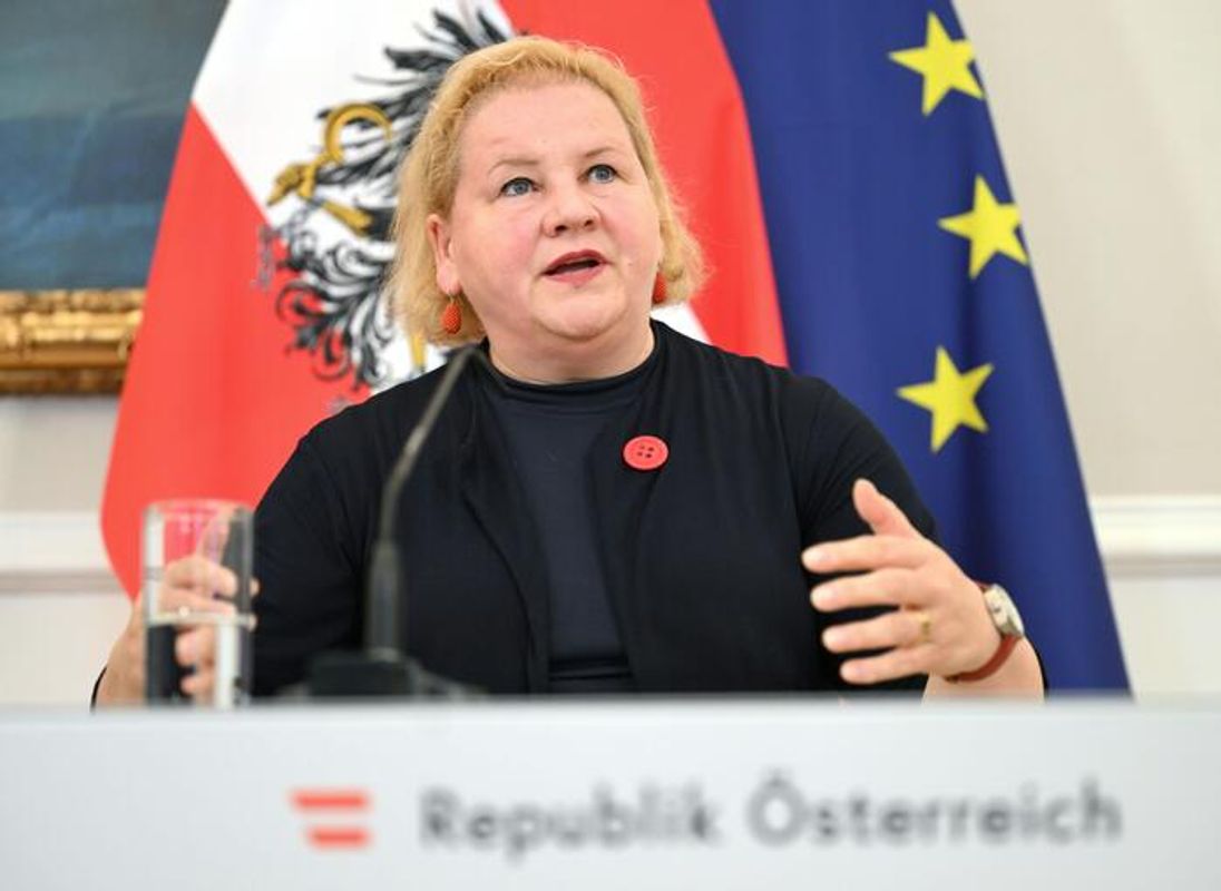 Noch immer keine Einigung bei Lohntransparenz: Ministerin setzt Sozialpartnern jetzt Frist
