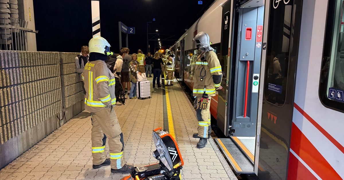 Handyakku-explodierte-im-Zug-200-Passagiere-beim-Bahnhof-Rattenberg-betroffen