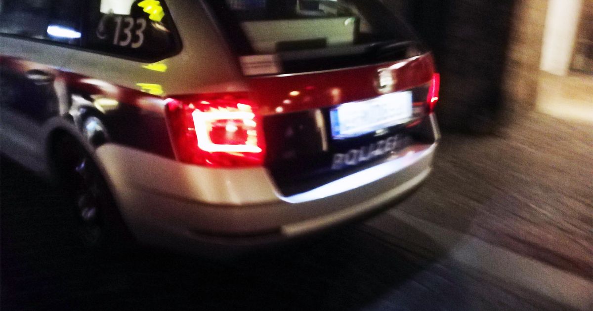 Autofahrer-prallte-in-Innsbruck-gegen-Stra-enlaterne-F-hrerschein-abgenommen