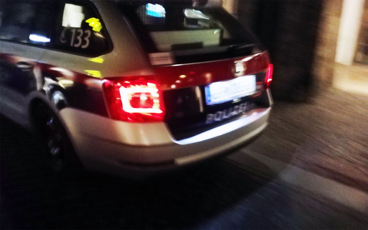 Auto prallte gegen Betonleitschiene: Inntalautobahn in der Nacht komplett gesperrt