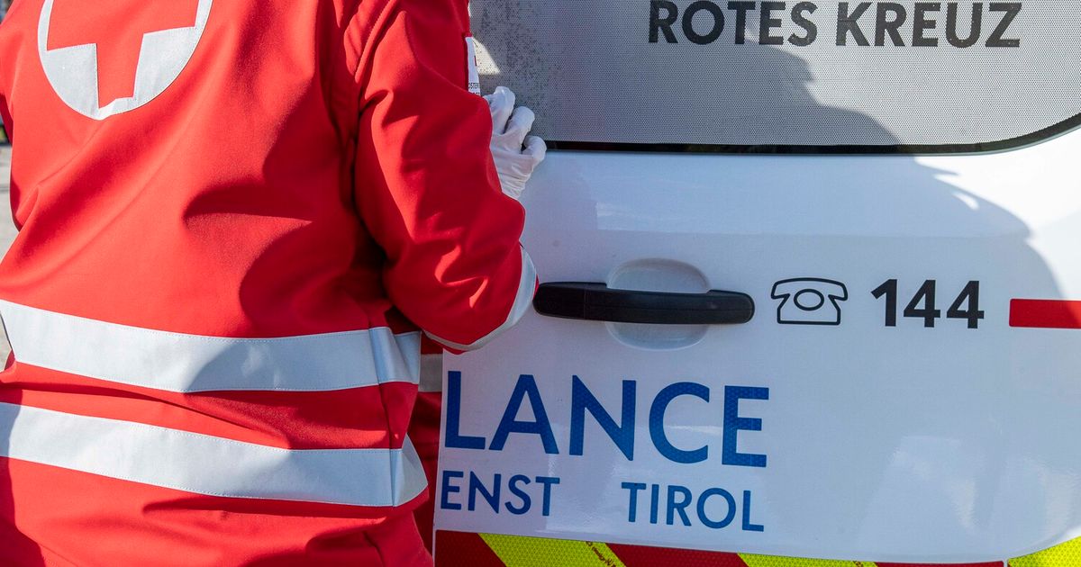 Autolenker-bersah-Radfahrerin-56-J-hrige-bei-Unfall-in-Patsch-schwer-verletzt