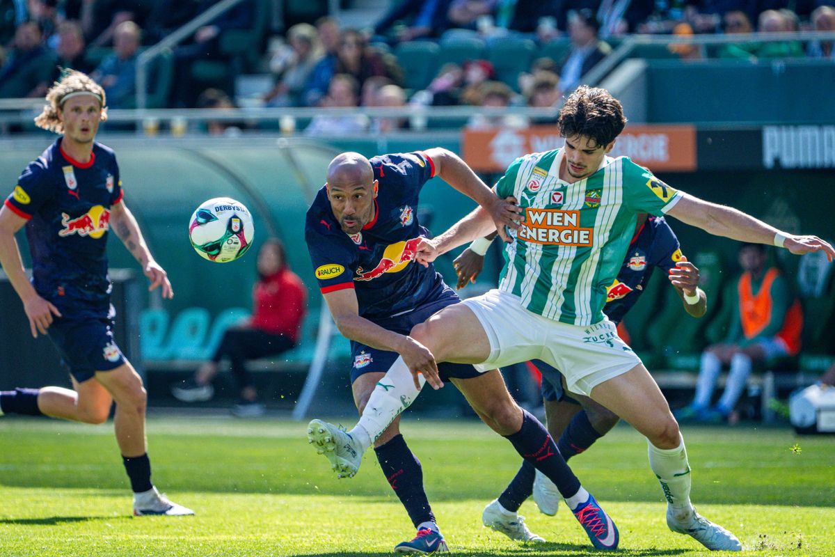 LASK wahrte mit Sieg in Hartberg Titelchance, Rapid bezwang Salzburg spät