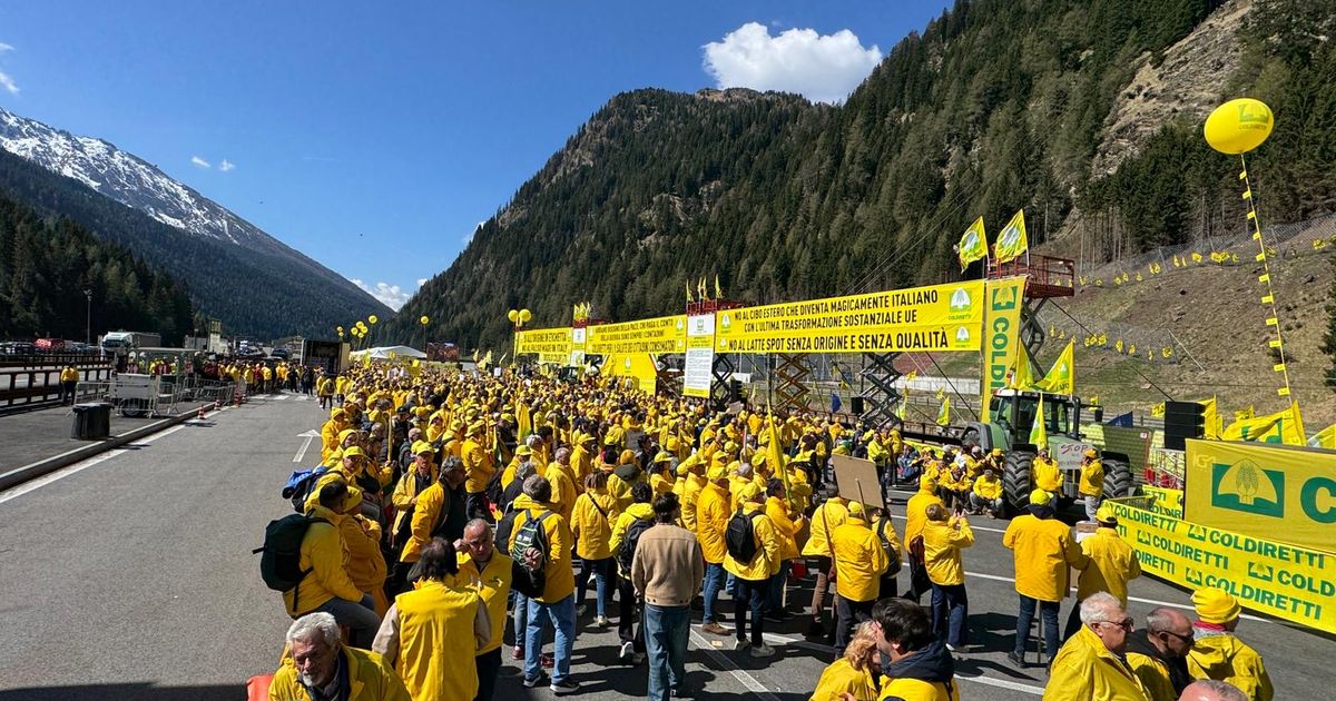 Bauernprotest-am-Brenner-Tausende-Landwirte-aus-Italien-demonstrieren