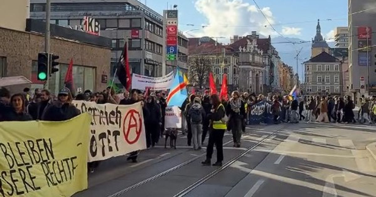 Demo-Grenzen-t-ten-zog-durch-Innsbrucker-Innenstadt