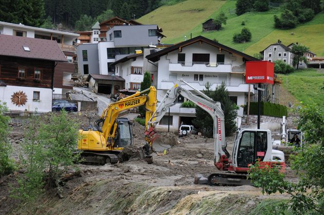 Die Einsatzkräfte rückten mit großem...