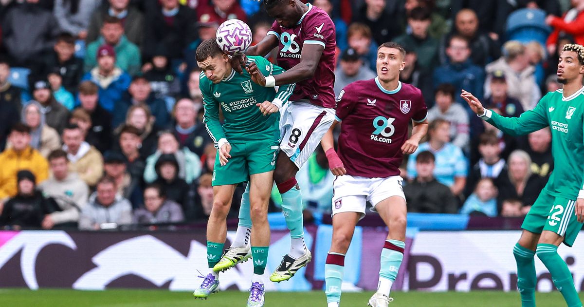 Last-Minute-Sieg-gegen-Burnley-Liverpool-in-England-weiter-makellos