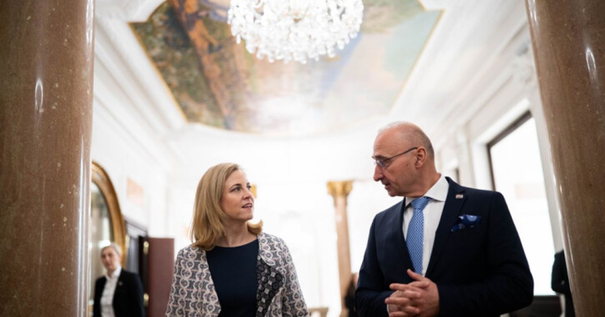 Meinl-Reisinger-in-Zagreb-Kroatien-lobt-Sprit-Preisdeckel