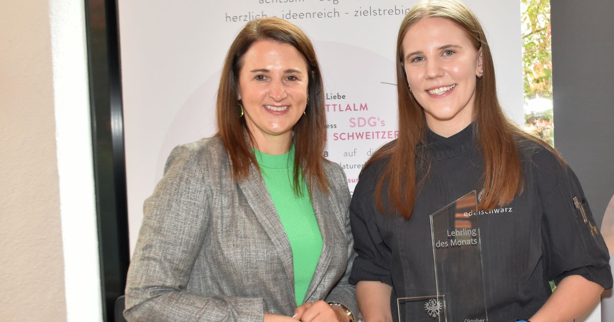 Eva-Maizner-als-Lehrling-des-Monats-Oktober-ausgezeichnet