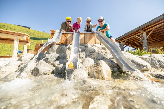 ... Almspielerei auf der Eggalm (Hintertuxer Gletscher) ...