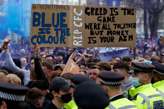 Heftiger Protest an der Stamford Bridge.
