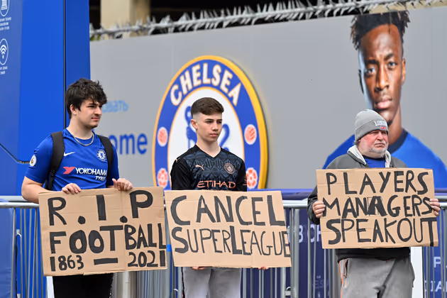 Protest von jungen Chelsea-Fans.