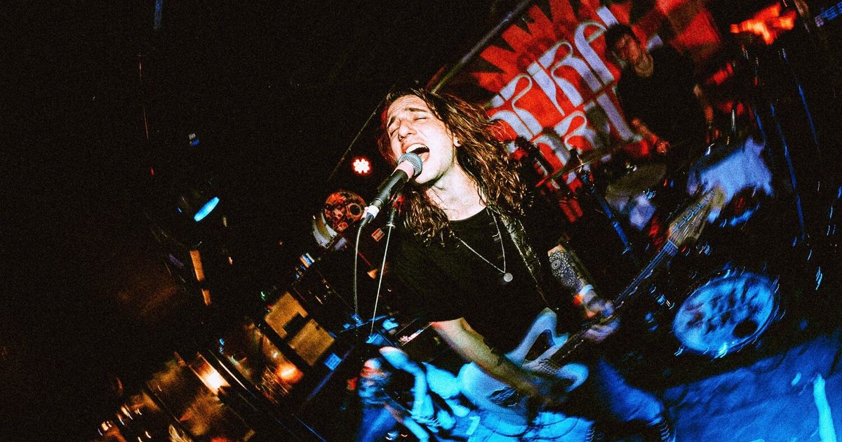 Tiroler-Musiker-auf-Erfolgskurs-Rapha-l-Neikes-tourt-mit-Spiral-Drive-durch-Europa