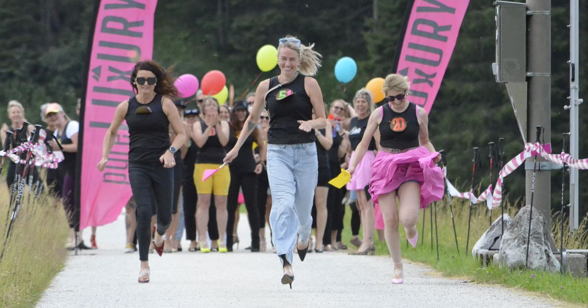 Geballte-Frauenpower-51-Ladys-sprinteten-auf-Highheels-f-r-guten-Zweck-um-die-Wette