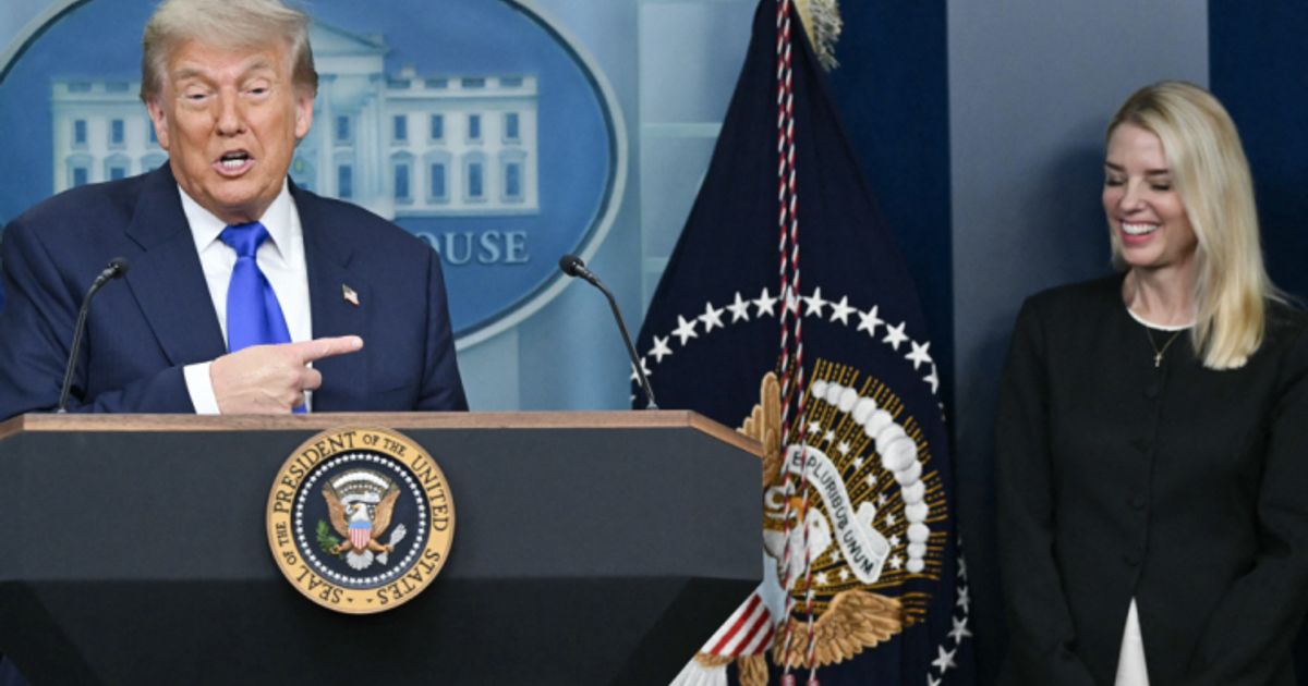 Trump-will-Ver-ffentlichung-einiger-Epstein-Unterlagen