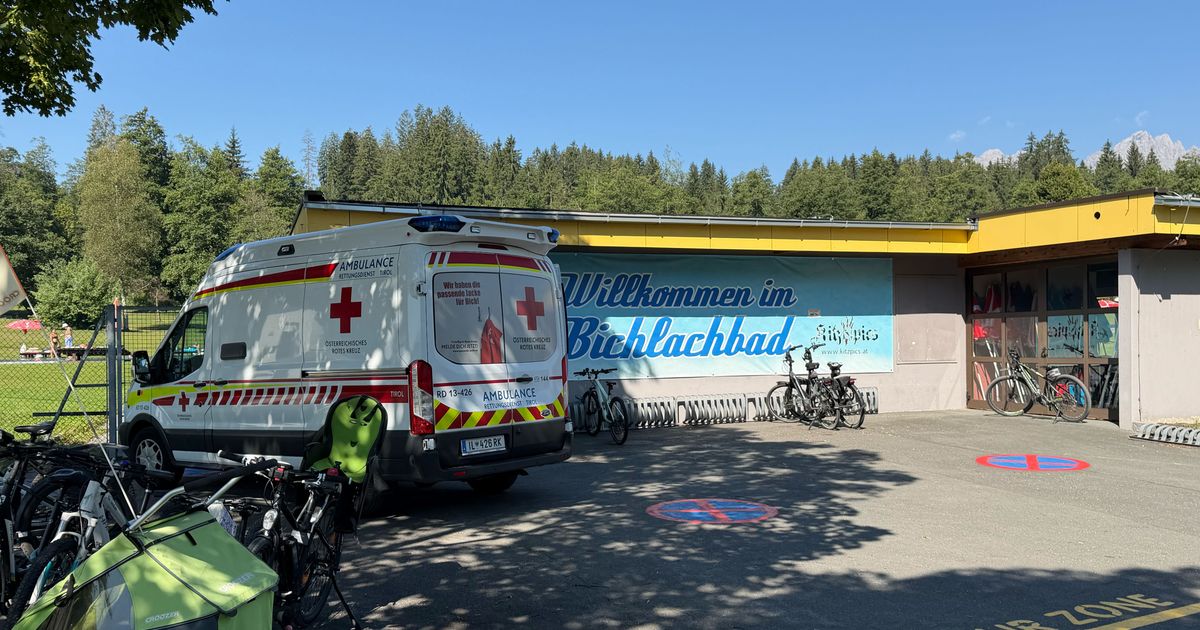 77-Jähriger trieb in Oberndorf leblos im Wasser: Mann starb im Krankenhaus