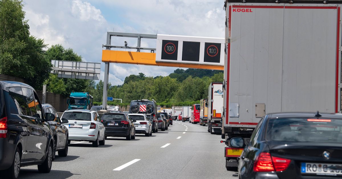 Ferienbeginn-in-Bayern-Stau-in-Tirol-ab-Freitag-erwartet-H-hepunkt-am-Samstag