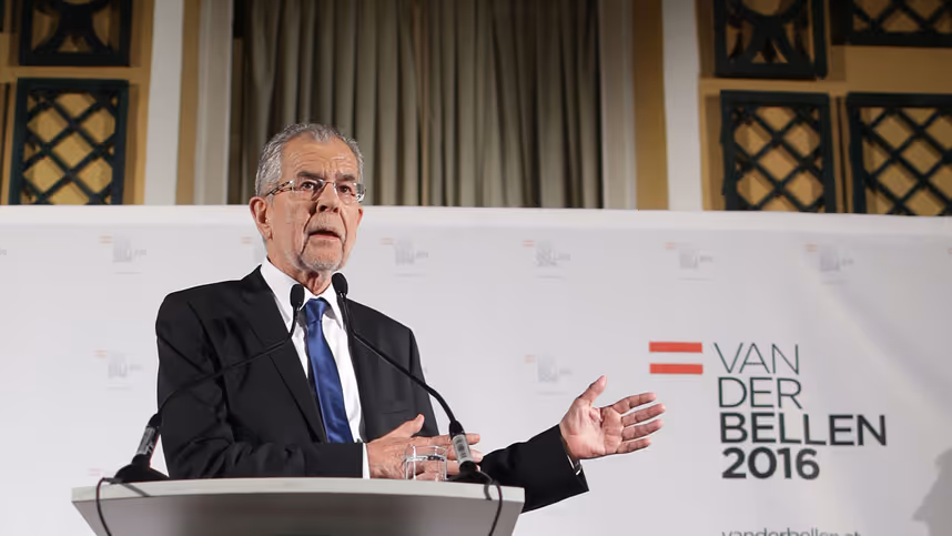Bedächtiger Professor Van der Bellen wird Österreichs Nummer 1