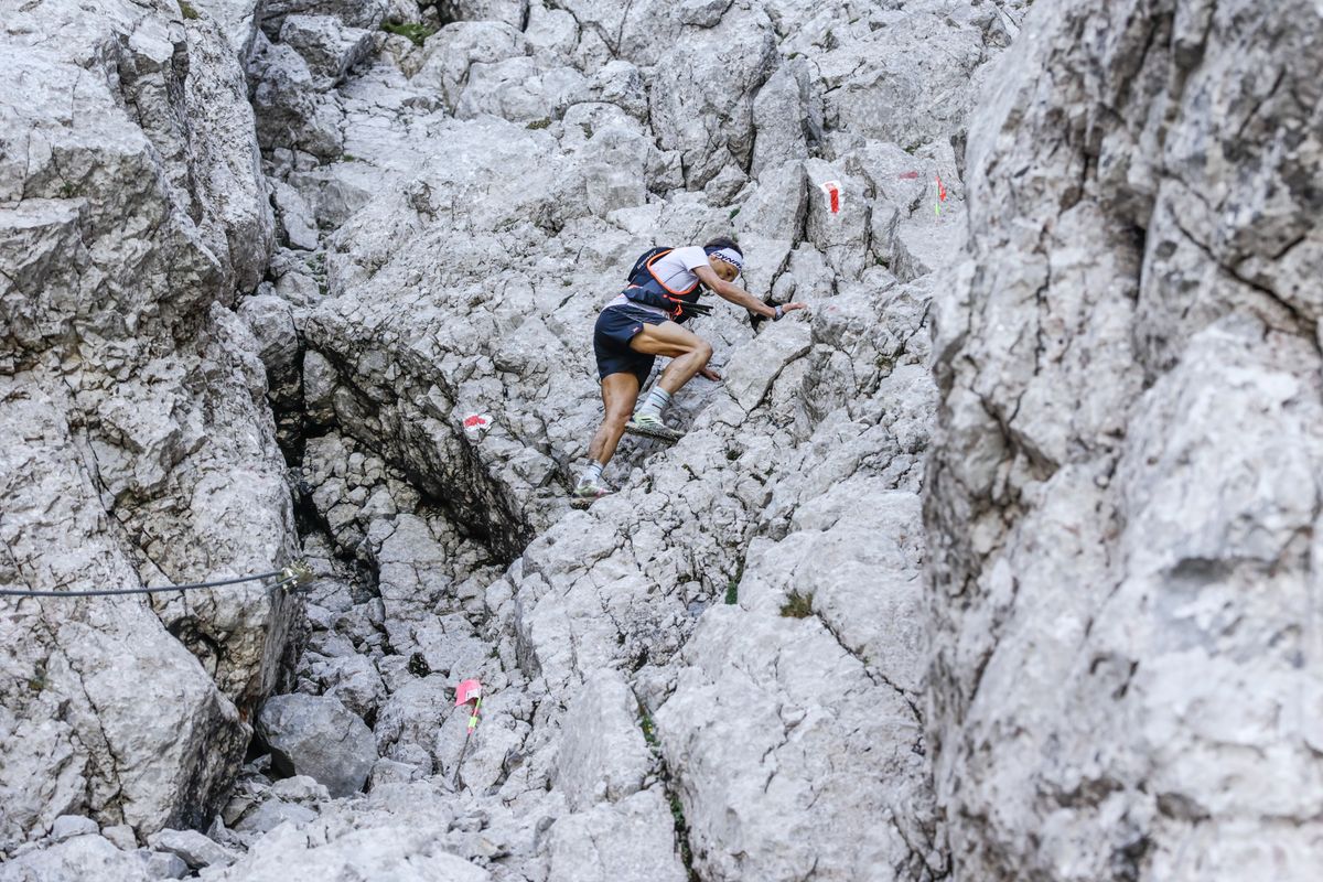 Warum LäuferInnen am Wilden Kaiser heuer beim Rennen einen Helm tragen müssen
