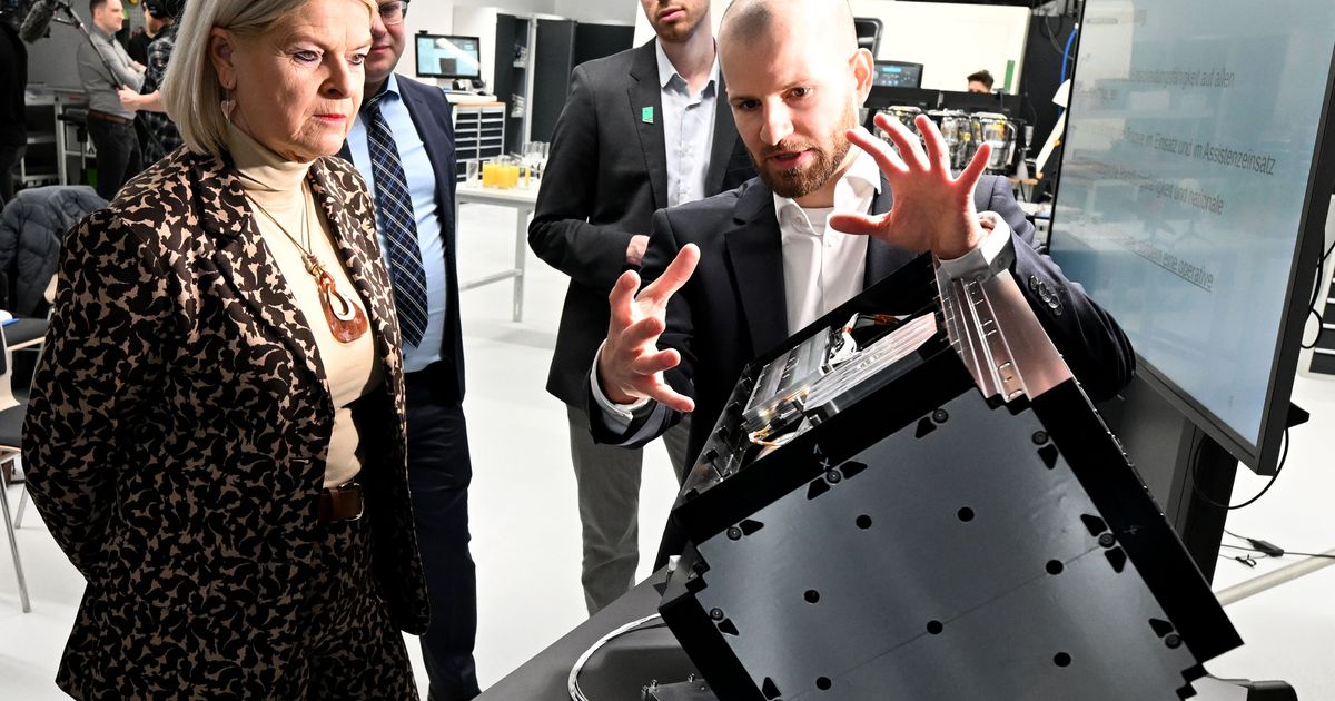 Ins-All-mit-Elon-Musks-Falcon-9-Rakete-Was-das-Bundesheer-mit-Satelliten-vorhat