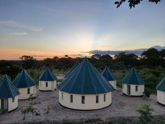 Das Kinderdorf „Faith Farm Children‘s Home“ entsteht in der Nähe von Chegutu in Simbabwe (etwa eine Stunde von der Hauptstadt Harare entfernt).