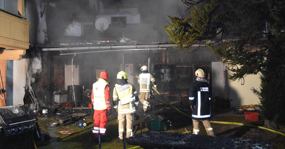 Nachbar-bemerkte-Hausbrand-in-Mayrhofen-Geb-ude-komplett-zerst-rt-Ursache-gekl-rt