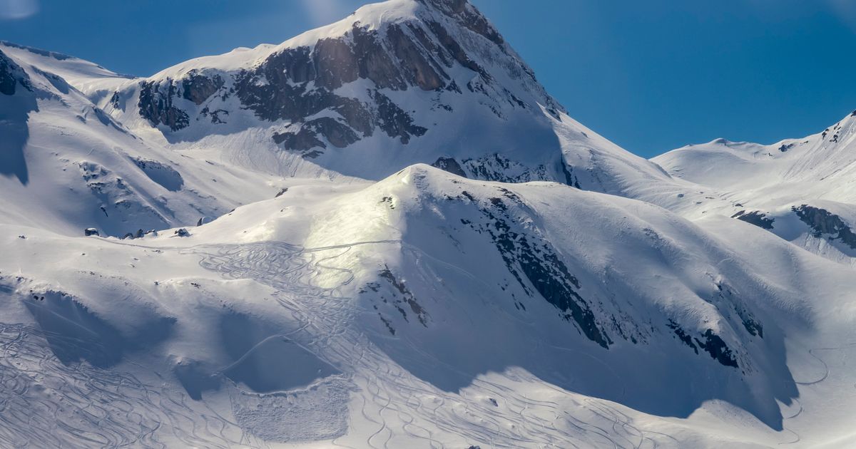 Erneut-mehrere-Eins-tze-nach-Lawinenabg-ngen-in-Tirol-Zwei-Verletzte-in-Hintertux