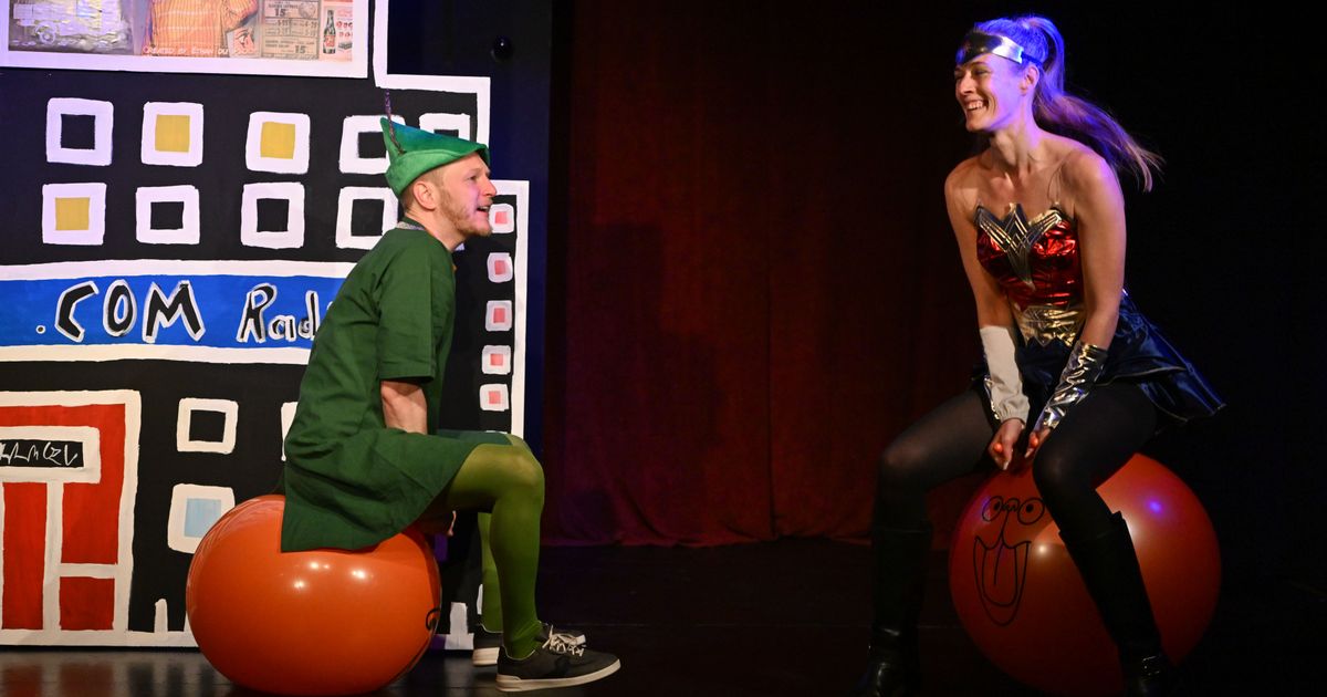 Von-Mistkerlen-und-SuperheldInnen-So-ist-How-to-Date-a-Feminist-im-Kellertheater