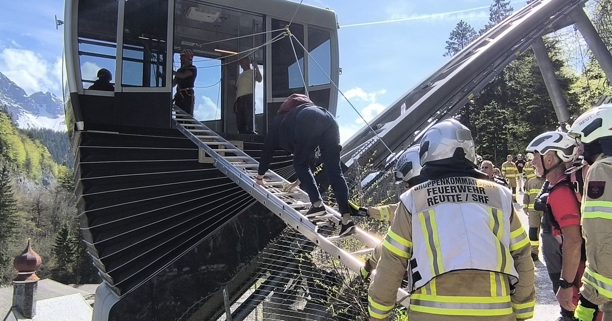 Schr-gaufzug-Ehrenberg-Liner-blieb-stecken-F-nf-Touristen-geborgen