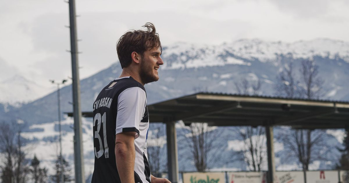 30-Meter-Traumtor-im-Video-Tiroler-Liga-Torj-ger-f-llt-lange-aus