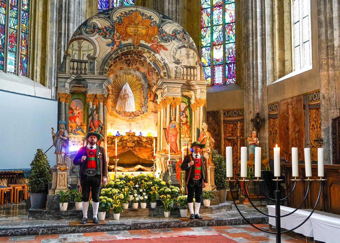 Eindrucksvolles Jubiläum: Schützen wachen seit 100 Jahren über Schwazer Ostergrab