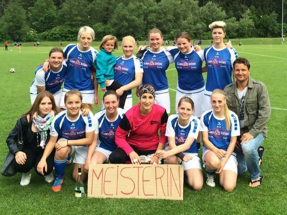 Damen, Landesliga West: Mit einem Punkt Vorsprung auf Längenfeld und Oetz triumphierten die Ladies des SV Goidinger Zams in der Landesliga West.