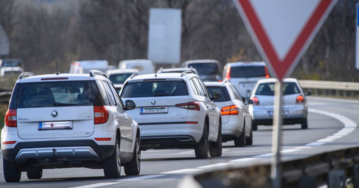 Einsatz-auf-Inntalautobahn-Nach-L-scheinsatz-bei-Stans-sind-Fahrspuren-wieder-frei