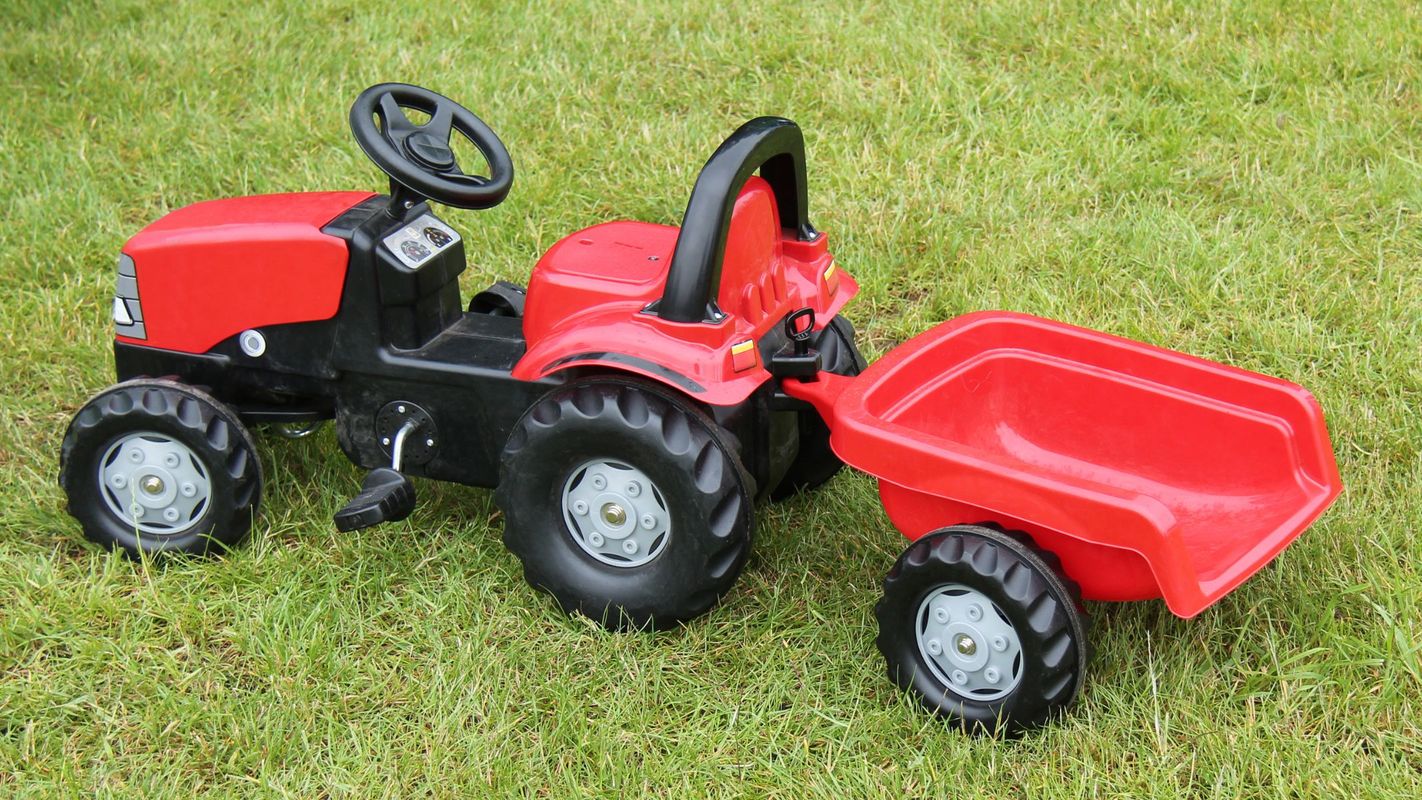 Vierjähriger auf Trettraktor von Fahrzeug erfasst: Mit Hubschrauber ins Spital geflogen