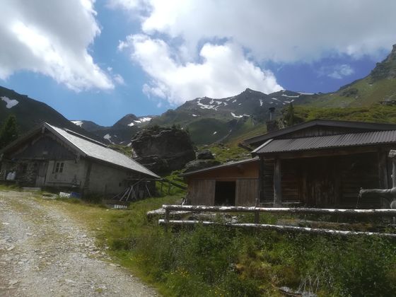 Steinkasern im Voldertal.