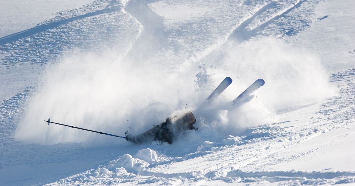 Absperrung-ignoriert-Skifahrer-st-rzten-in-Ischgl-von-Dach-vier-Meter-auf-Piste-ab