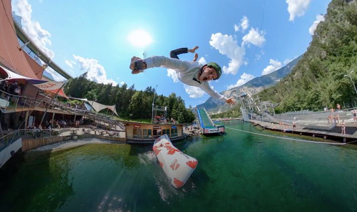 ... Blobbing im Outdoor-Freizeitpark (AREA 47) ...