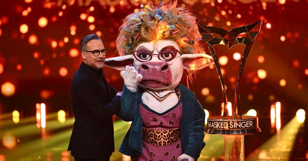 finale-von-the-masked-singer-muuhnika-holt-sich-die-goldene-troph-e