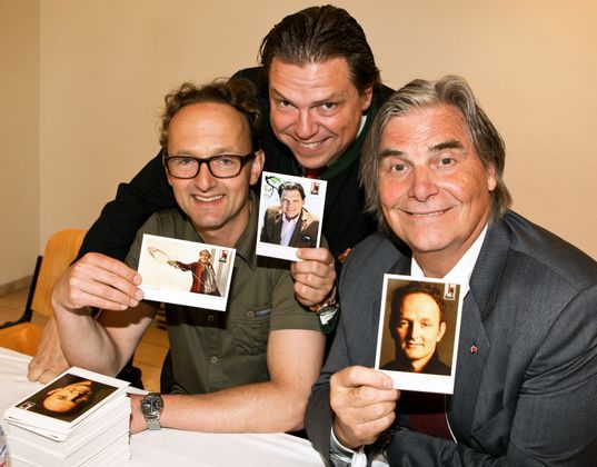 Zeit für die Fans in Salzburg: Peter Jordan, Michael Schade und Schauspieler Peter Simonischek während einer Autogrammstunde 2009.