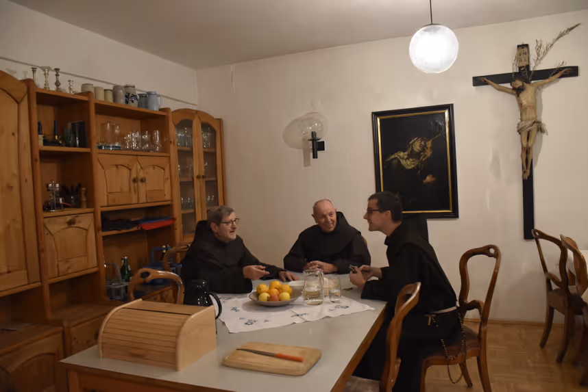 Leben im Franziskanerkloster: Ohne Luxus, aber urgemütlich