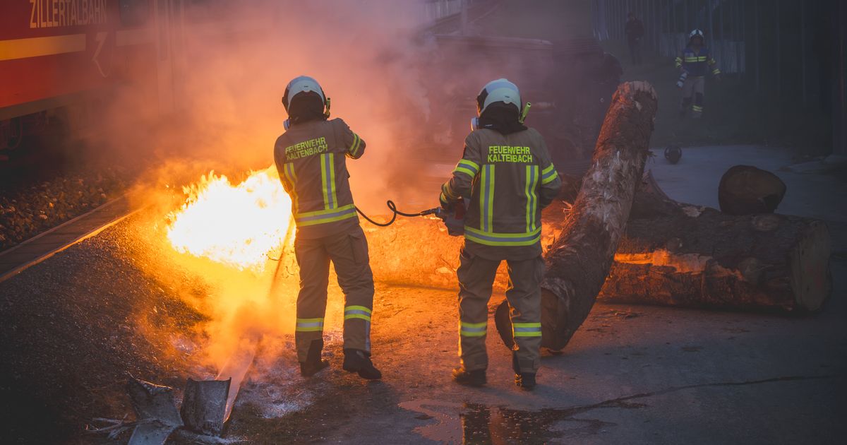 Gro-bung-in-Ried-Spektakul-res-Szenario-mit-70-Statisten-und-100-Einsatzkr-ften